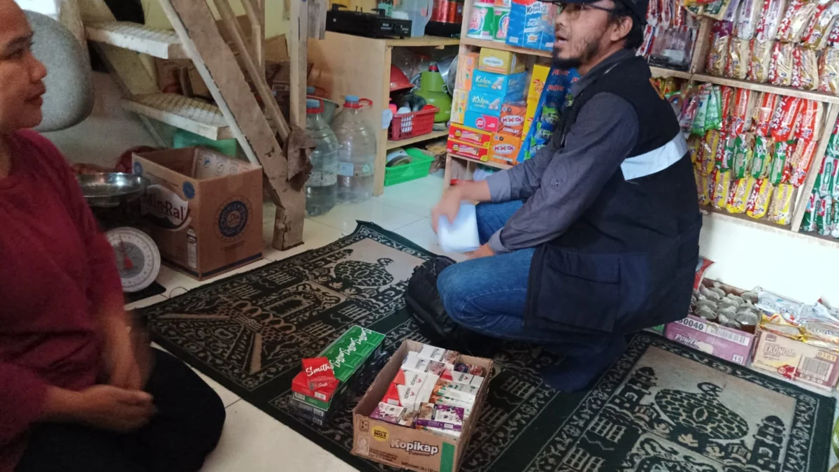 Doc. Petugas saat Merazia Sejumlah Rokok Ilegal di Kota Cimahi (Ist)