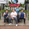 Ketua Koni Kabupaten Bandung Yana Suryana bersama kedua atlet silat Zaen dan Oki yang akan bertanding di Exibition Olimpiade Paris 2024. Foto Istimewa