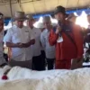 Pj Bupati Bandung Barat Ade Zakir saat menghadiri kontes Ternak dan Ekspo Pangan 2024 di The Landen Lembang, Kecamatan Lembang. Kamis (25/7). Foto Jabar Ekspres