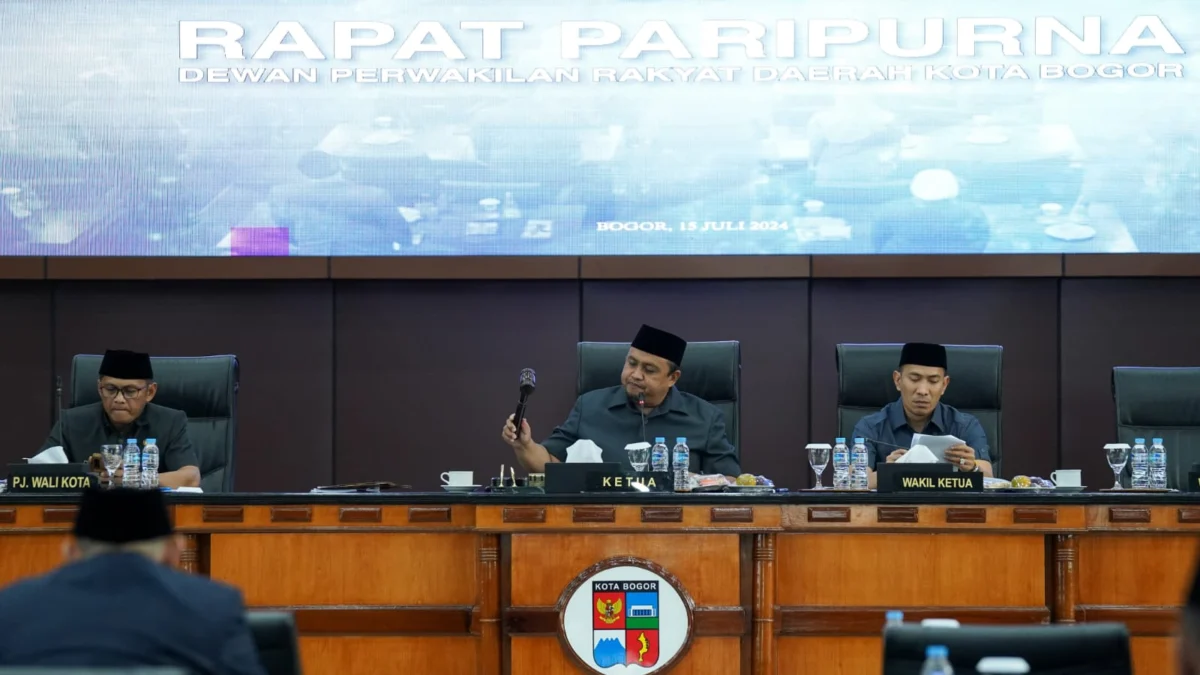 Ketua DPRD Kota Bogor, Atang Trisnanto saat memimpin rapat internal. (Foto: Humpro DPRD Kota Bogor)