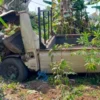 Kondisi mobil pick up seusai menabrak dua tiang listrik di Jalan Raya Cijamil, Kecamatan Ngamprah, Bandung Barat. Senin (29/7). Dok istimewa (warga)