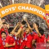 Berhasil Kalahkan Thailand, Indonesia Juara Piala AFF U-19 2024 Pesepak bola Timnas Indonesia mengangkat tropi ASEAN U-19 Boys Championship atau AFF U-19 di Stadion Gelora Bung Tomo, Surabaya, Jawa Timur, Senin (29/7/2024). Indonesia mengalahkan Thailand dengan skor 1-0 dan menjadi juara Piala AFF U-19 ANTARA FOTO/Rizal Hanafi/Spt.