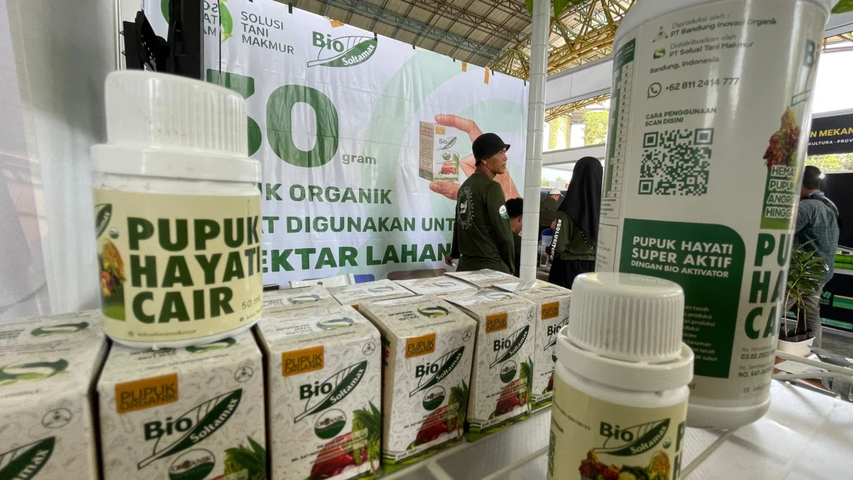 Pupuk Organik Bio Soltamax, Pupuk Asal Soreang yang Tembus Pasar Afrika dan Eropa. Foto Agi Jabar Ekspres