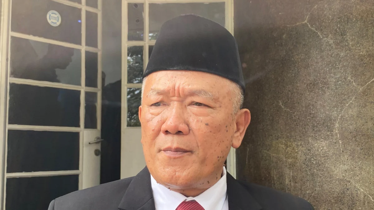 Pj Wali Kota Bandung, Bambang Tirtoyuliono saat di Balai kota Bandung. (Nizar/Jabar Ekspres)