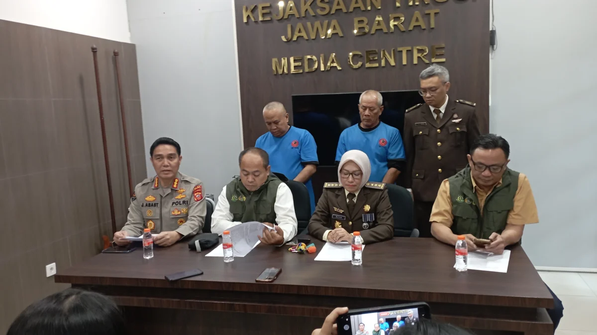 Dok. Kejati Jabar terima pelimpahan Muller Bersaudara dari Polda Jabar. Senin (22/6). Foto. Sandi Nugraha.
