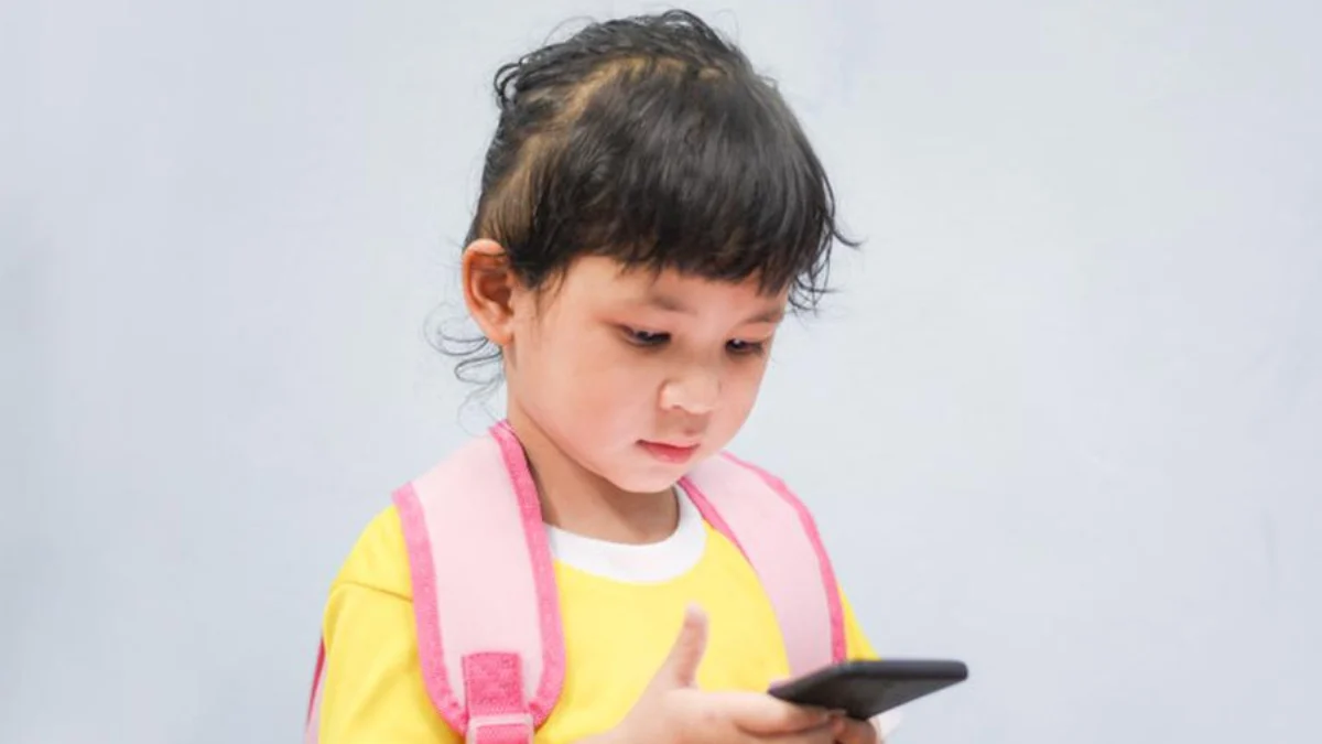 Tenyata Simpel Cara Biar Anak Gak Kecanduan Main HP, Lakukan Tips ini