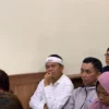 Dedi Mulyadi saat hadir menyaksikan praperadilan Pegi Setiawan, di Pengadilan Negeri Bandung, Selasa (2/7). (Sadam Husen Soleh Ramdhani)