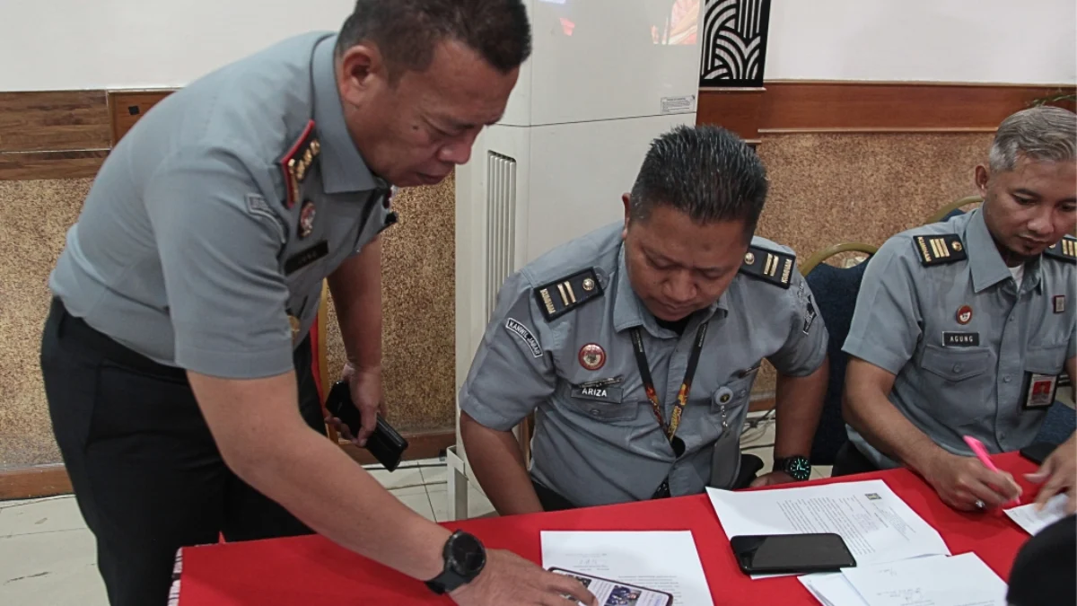 Cegah Judi Online, HP Pegawai Kemenkumham Jabar Disidak Cegah Judi Online, HP Pegawai Kemenkumham Jabar Disidak