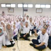 Bey Machmudin Tinjau Hari Ketiga MPLS di SMKN 1 Kota Bandung