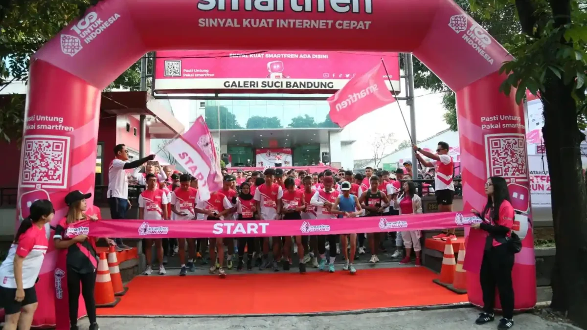 Ratusan Warga Bandung Ramaikan Smartfren Fun Run 2024 Ratusan Warga Bandung Ramaikan Smartfren Fun Run 2024
