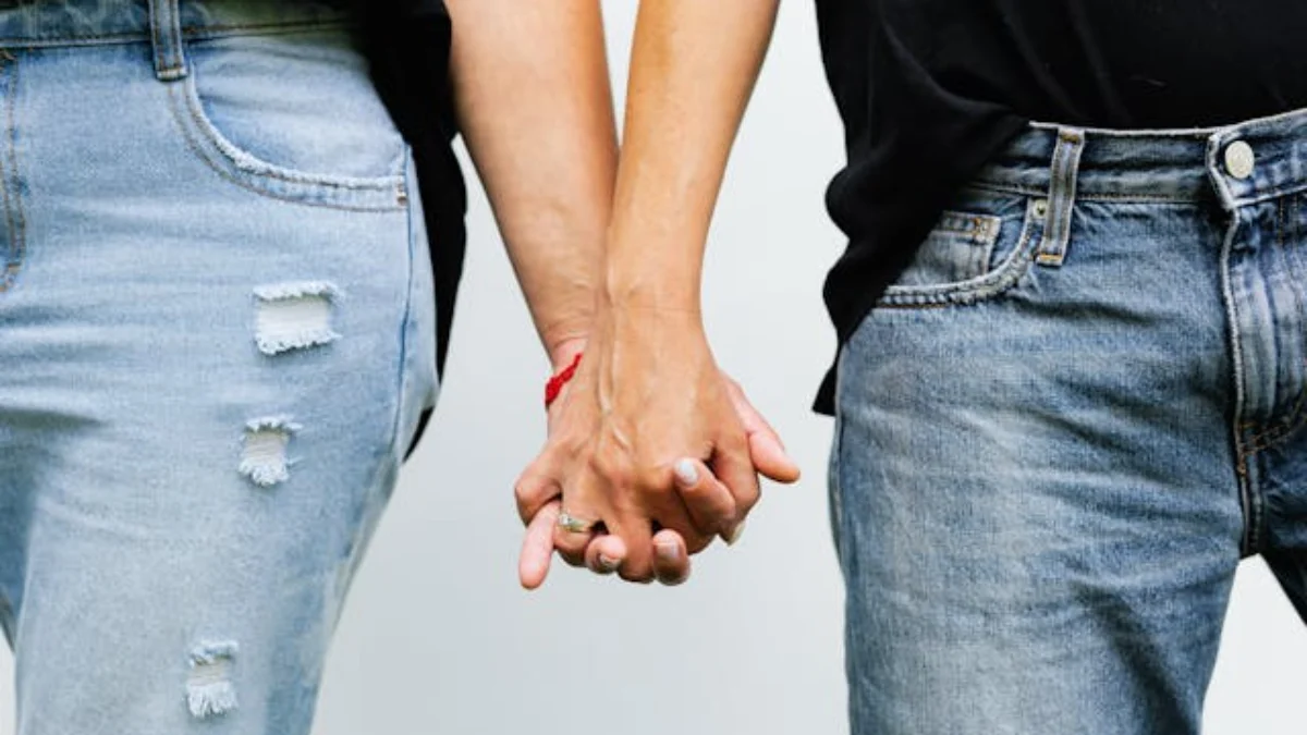 Ilustrasi Ucapan Long Text untuk Pacar LDR di Momen Girlfriend Day/ Pexels/ Karolina Kaboompics
