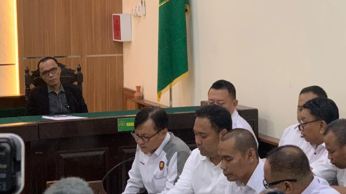 Kuasa Hukum Polda Jabar saat memberikan jawaban terkait dalil pemohon, di sidang lanjutan praperadilan tersangka kasus pembunuhan Vina Cirebon, di PN Bandung, Selasa (2/7)