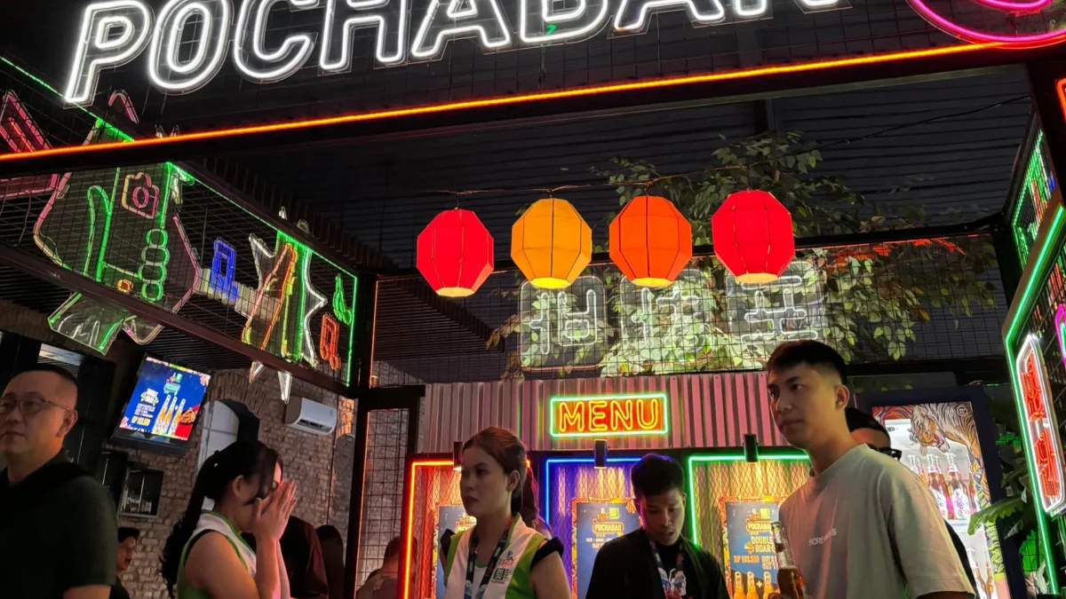 Pochabar Roadshow Sulap Tempat Nongkrong di Bandung Ini Jadi Lebih Seru! Pochabar Roadshow Sulap Tempat Nongkrong di Bandung Ini Jadi Lebih Seru!