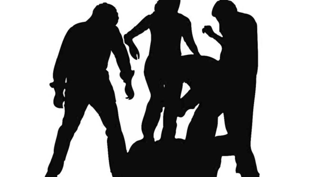 Viral Pemuda Tiba-tiba Dikeroyok Orang Tak Dikenal di Jalan Diponegoro Bandung