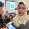 Wakil Ketua Komnas Perempuan, Olivia Chadidjah Salampessy saat menanggapi sidang putusan dugaan asusila Hasyim yang telah dijadwalkan digelar pada Rabu (3/7) esok. (ANTARA / Rio Feisal)