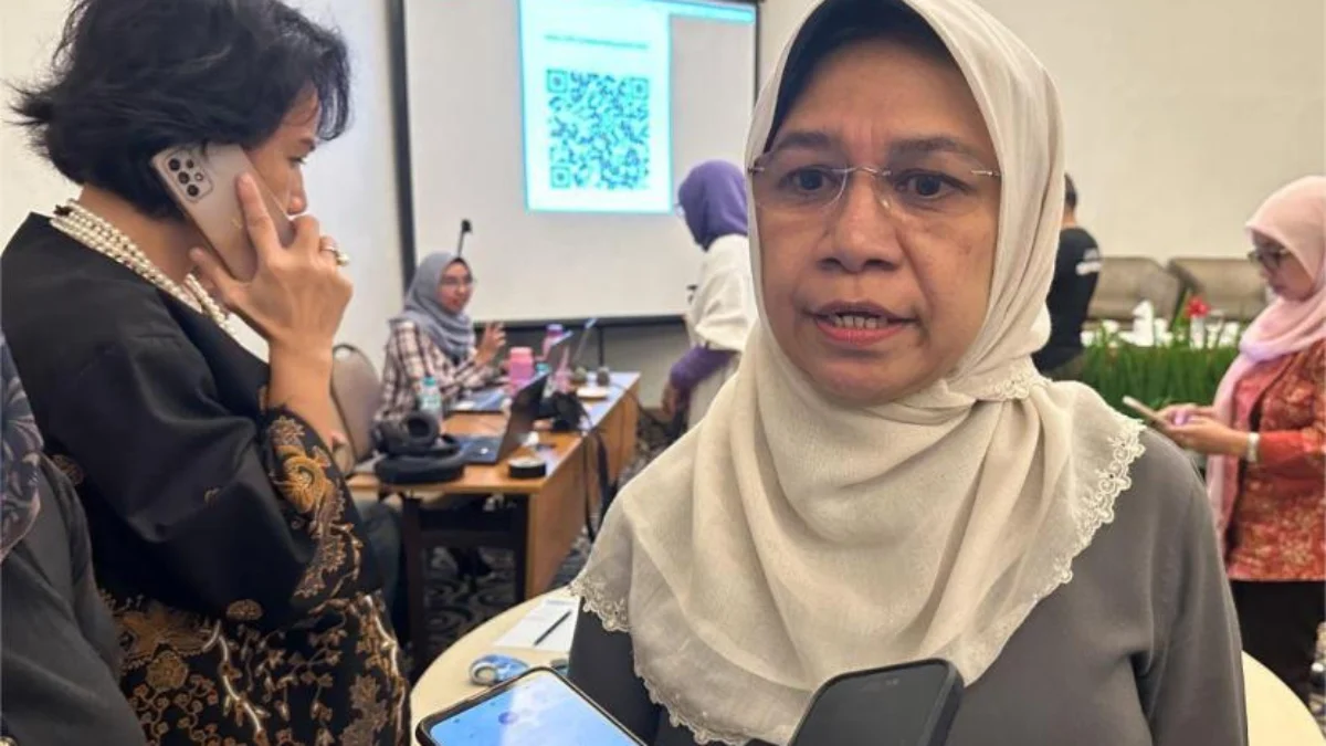 Komnas Perempuan Berharap Hasyim Asy'ari Diberhentikan Jika Terbukti Melanggar Wakil Ketua Komnas Perempuan, Olivia Chadidjah Salampessy saat menanggapi sidang putusan dugaan asusila Hasyim yang telah dijadwalkan digelar pada Rabu (3/7) esok. (ANTARA / Rio Feisal)