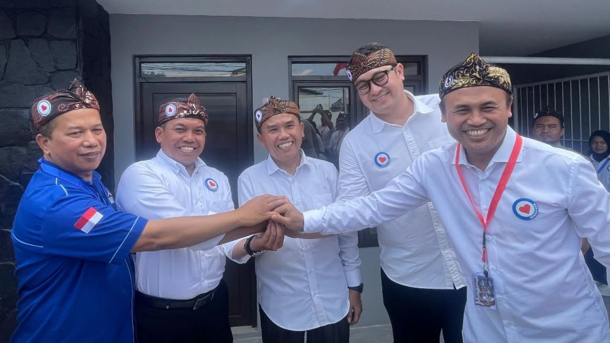 Duet Didik-Gilang di Pilkada KBB 2024 Direstui DPP PKS Koalisi PKS dan Demokrat saat meresmiskan sekretariat bersama (Sekber) pemenangan di Jalan Raya Gadobangkong, Kecamatan Ngamprah, Bandung Barat. Dok Jabar Ekspres