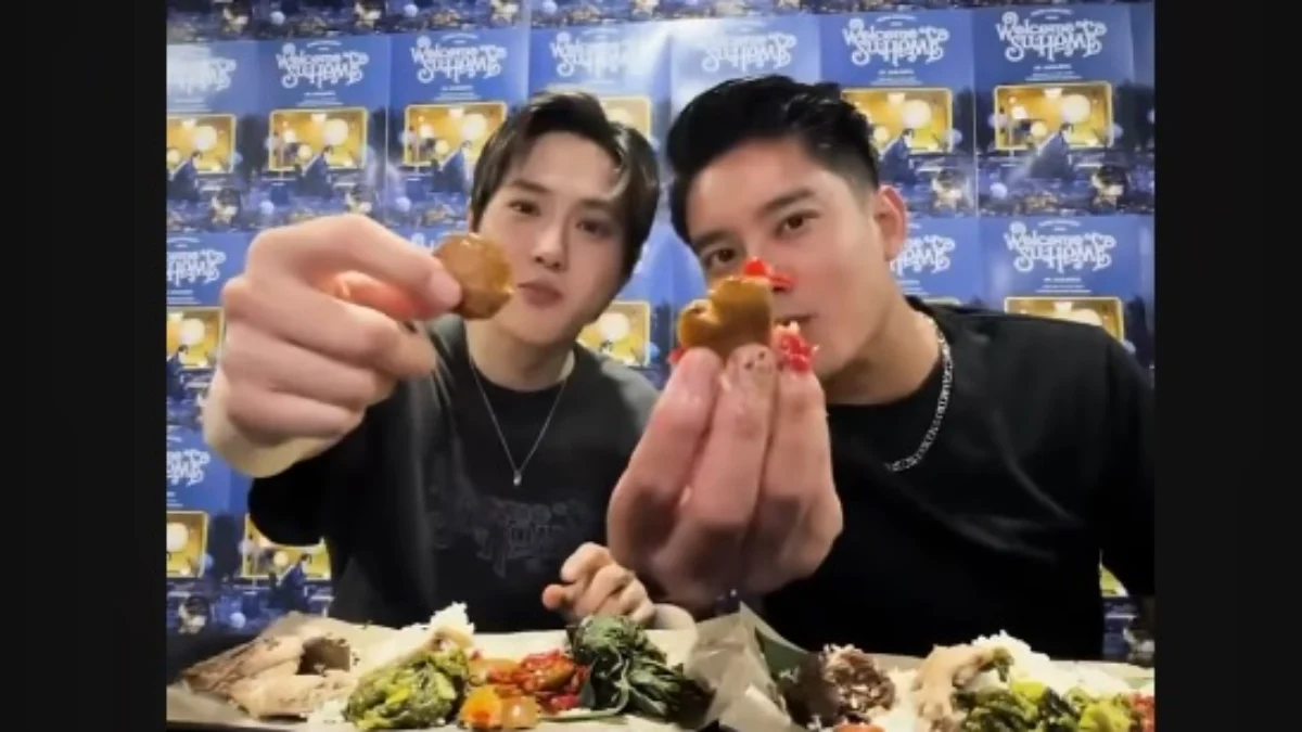 HEBOH Suho EXO Mukbang Nasi Padang Bareng Boy William, Dari Kepedesan Hingga Jengkol Disangka Kentang Suho EXO dan Boy William menunjukkan jengkol ke kamera (Instagram @boywilliam17)