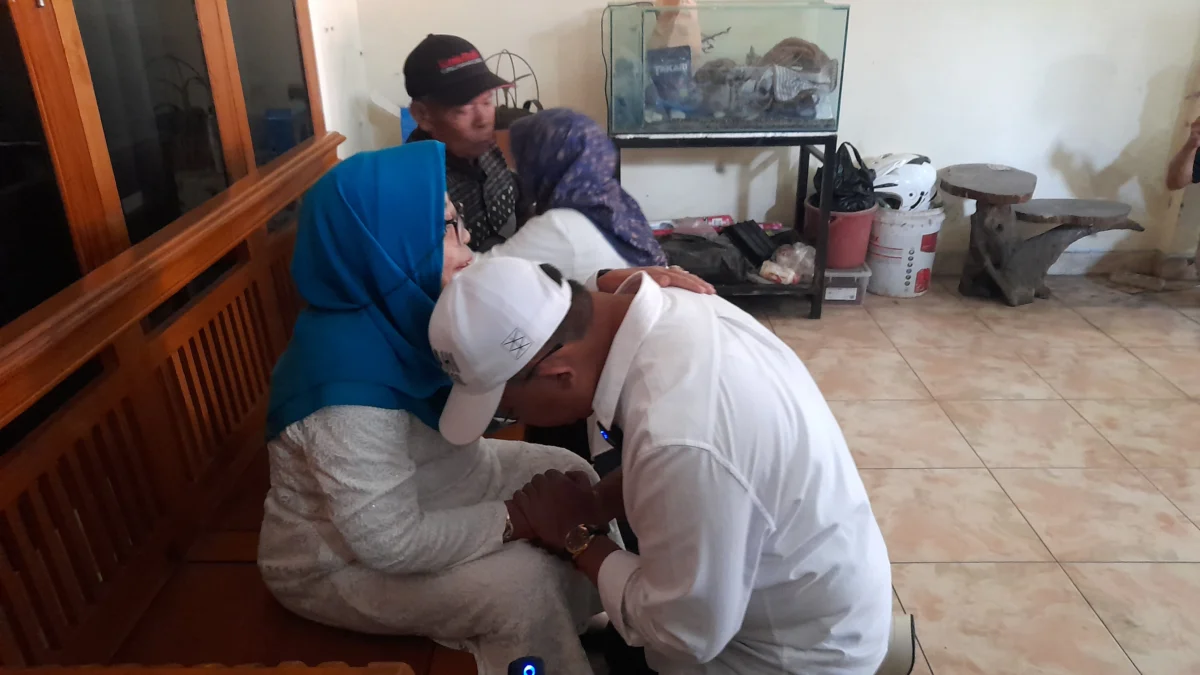 "Tetap di Jalan yang Diridhoi Allah" jadi Pesan Asyiah Iringi Langkah Perjuangan Dikdik S. Nugrahawan Maju di Pilkada Cimahi
