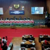 Paripurna pengambilan sumpah janji Anggota DPRD Kota Bandung hasil Pemilu 2024, Senin (5/8).