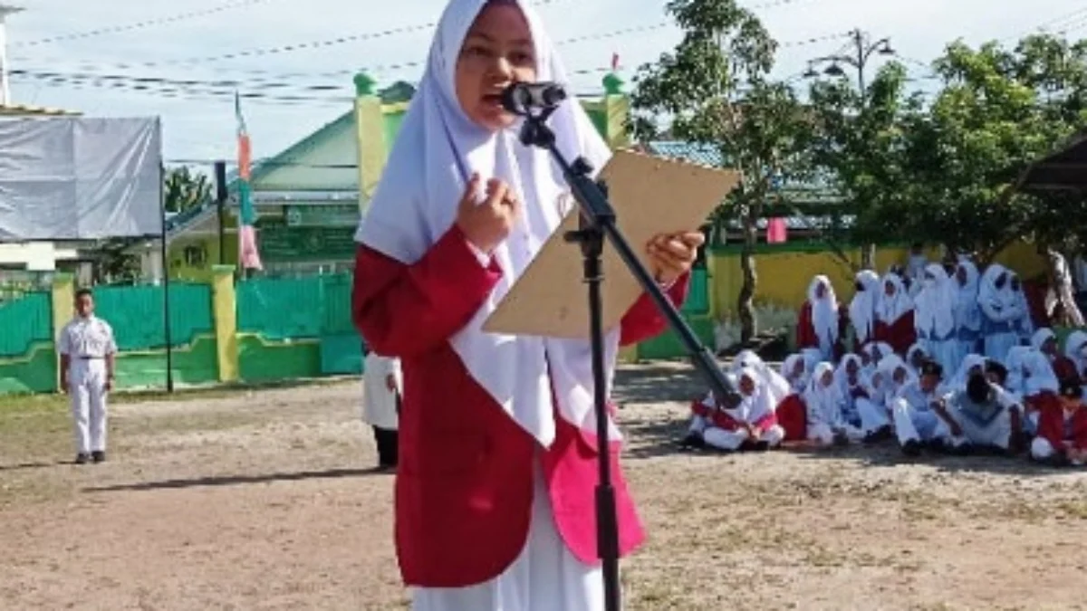 ILUSTRASI membaca puisi kemerdekaan saat peringatan HUT RI (Kominfo)