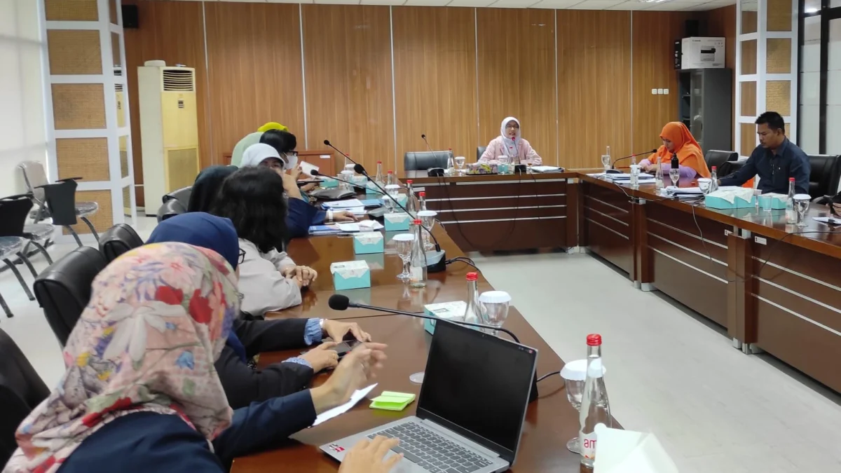 DPRD Sebut, Pelaksanaan Perda Kota Layak Anak Belum Maksimal Jajaran Bapemperda DPRD Kota Bogor saat menggelar rapat kerja bersama KPAID dan Pemkot Bogor. (Yudha Prananda / Jabar Ekspres)