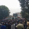 Seruan ‘DPR Goblok' Bergaung di Depan Gedung DPRD Jabar