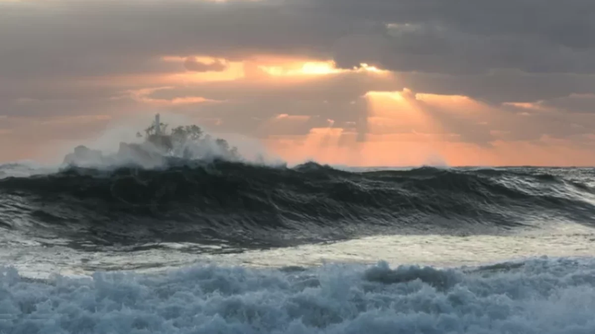 Update Megathrust Selat Sunda, Gelombang Tinggi Ancam Perairan Selatan Pangandaran Jawa Barat