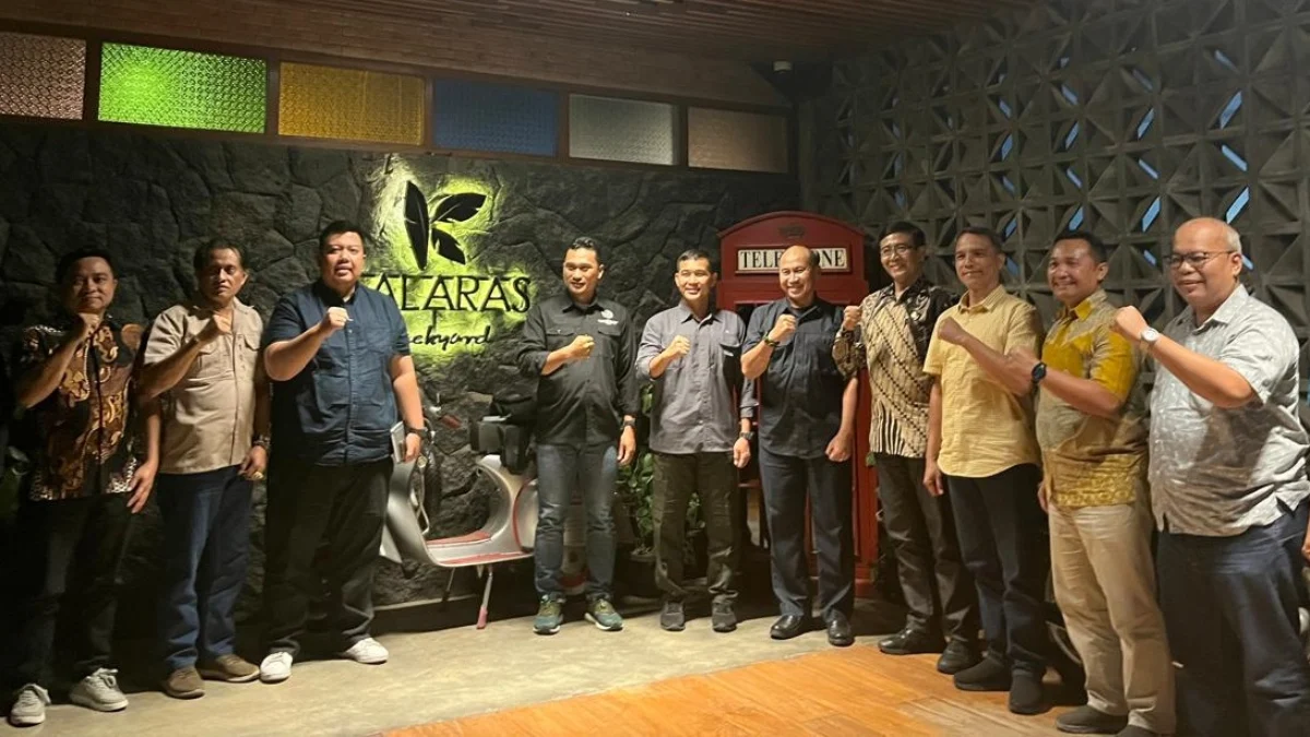 Brigjen TNI Raden Toto Minta Aparat Intelijen Waspadai Perayaan HUT RI di Jabar Ketua Kominda Jabar Brigjen TNI Raden Toto Oktaviana, mengimbau seluruh aparat intelijen di Jabar untuk tetap waspada menjelang perayaan HUT ke-79 Kemerdekaan RI.