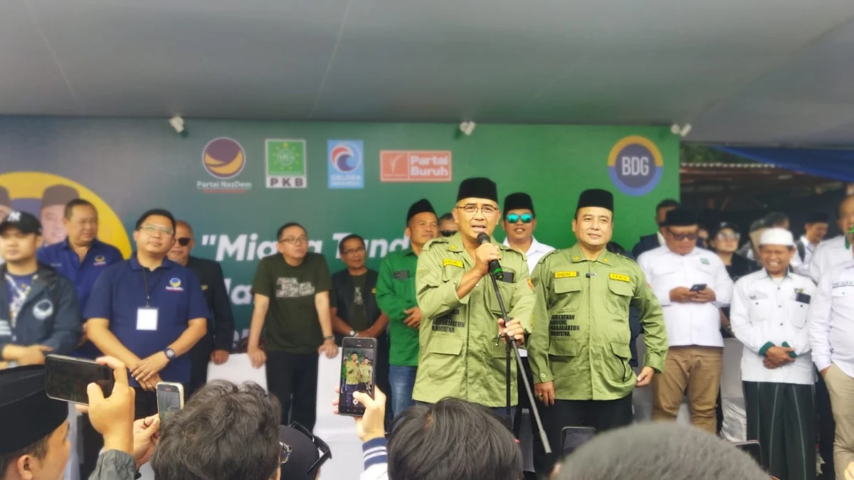 Baju Hansip Melekat pada Paslon Farhan-Erwin saat Deklarasi, Begini Maknanya!
