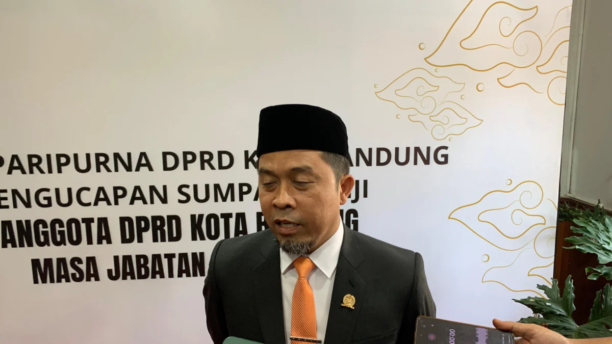 Meski Diduga Terlibat Korupsi, Ketua DPRD Kota Bandung Sebut Ini Dasar Pelantikan Anggotanya! Ketua Sementara DPRD Kota Bandung, Agus Andi Setyawan (Sadam Husen / JE)