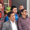 Tim kuasa hukum terpidana kasus pembunuhan Vina Cirebon Jaya dan Eko saat dimintai keterangan terkait pemeriksaan dari Mabes Polri di Lapas Narkotika Kelas II A Bandung, Selasa (6/8/2024). Foto Agi Jabar Ekspres