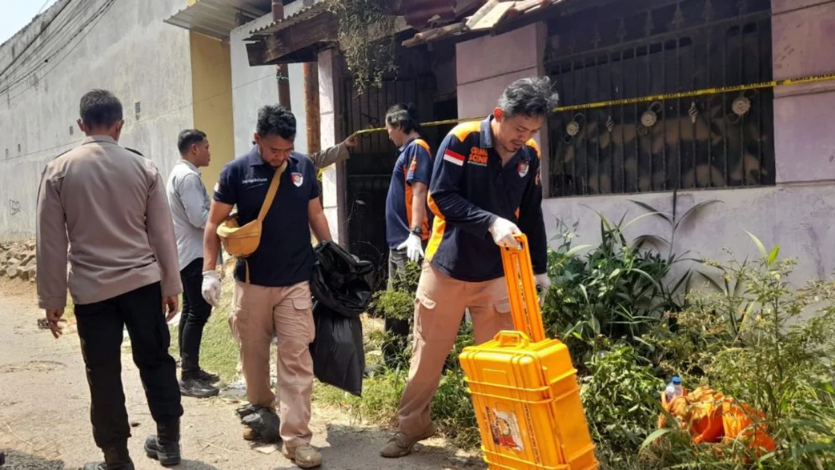 Selidiki Kematian Ibu dan Anak di KBB, Polres Cimahi Libatkan Psikologi Forensik Polres Cimahi libatkan Apsifor dalam mengungkap kasus kematian ibu dan anak di KBB. Selasa (6/8). Dok Jabar Ekspres