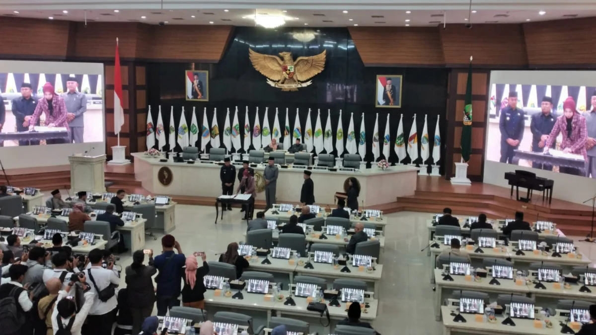 Fraksi PKS DPRD Jabar Sayangkan Anjloknya Rancangan APBD 2025 Ilustrasi paripurna pembahasan KUA dan PPAS 2025 di DPRD Jabar.