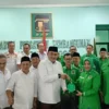 Calon Bupati Bogor Rudy Susmanto saat mengunjungi DPC PPP Kabupaten Bogor. (Sandika Fadilah/Jabar Ekspres)
