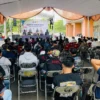 Kantor Pengawasan dan Pelayanan Bea dan Cukai Tasikmalaya bersama Satpol PP Kota Banjar menggembleng anggota komunitas motor soal bahaya rokok ilegal, baru-baru ini. (Cecep Herdi/Jabar Ekspres)