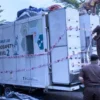 Kejari Bale Bandung saat menyita Caravan Mobile Lab Covid-19 milik Dinkes di Halaman Gedung D Pemkab Bandung Barat. Kamis (8/8). Dok istimewa