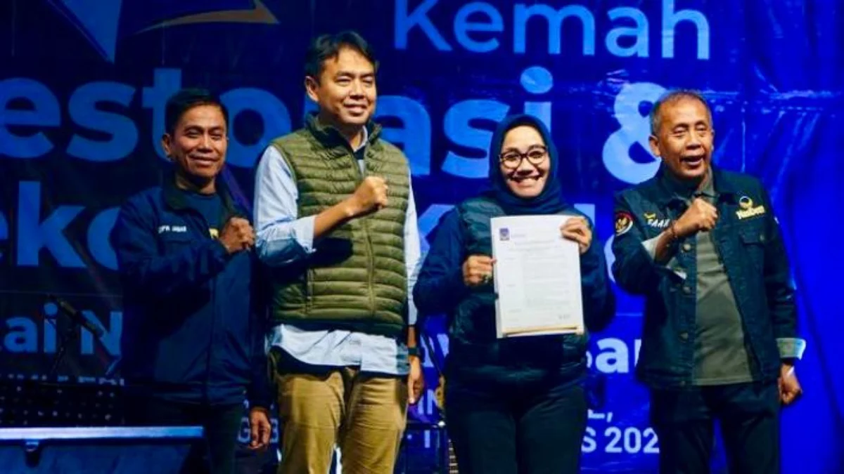 DPP Nasdem Beri Surat Rekomendasi Pilwalkot untuk Eti-Suhendrik Surat Rekomendasi Pilwalkot untuk Eti-Suhendrik