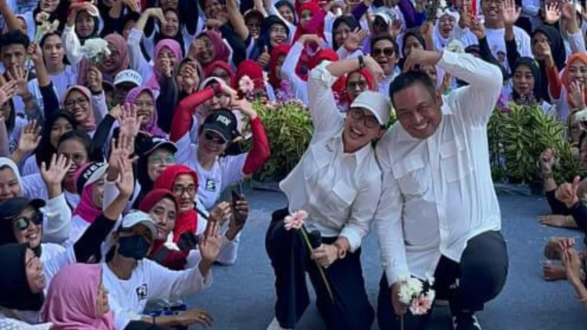 Bacawalkot Bogor, Rena Da Frina bersama sang suami Andi Nur Alam Syah. (Yudha Prananda / Jabar Ekspres)
