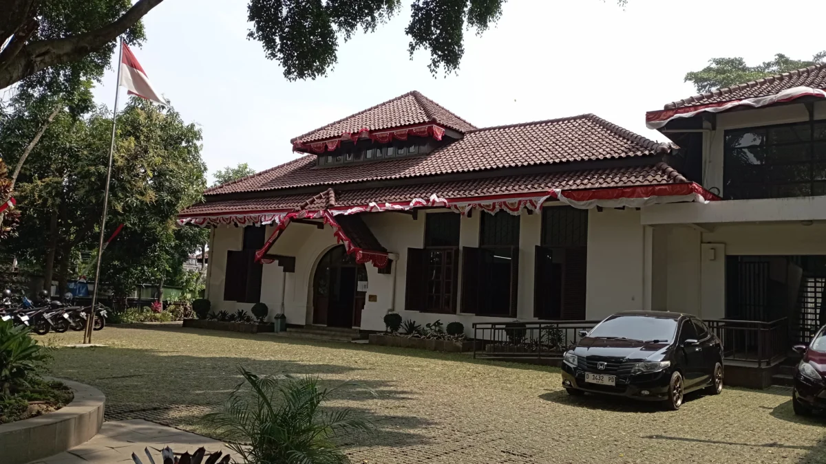 Hadir di Jaman Kolonial dan Menjadi Saksi Bisu Kemerdekaan Indonesia, Gedung Indonesia Menggugat Masih Eksis di Masyarakat Dok. Gedung Indonesia Menggugat atau GIM, bangunan yang menjadi saksi sejarah kemerdekaan Indonesia. Jum'at (16/8). Foto. Sandi Nugraha.