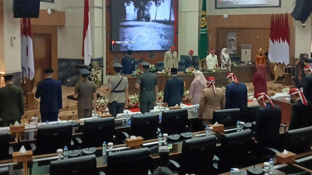 Dewan Perwakilan Rakyat Daerah (DPRD) Kabupaten Bogor menggelar Rapat Paripurna HUT Kemerdekaan RI ke-79 di Gedung DPRD, Cibinong, Jumat (16/8).