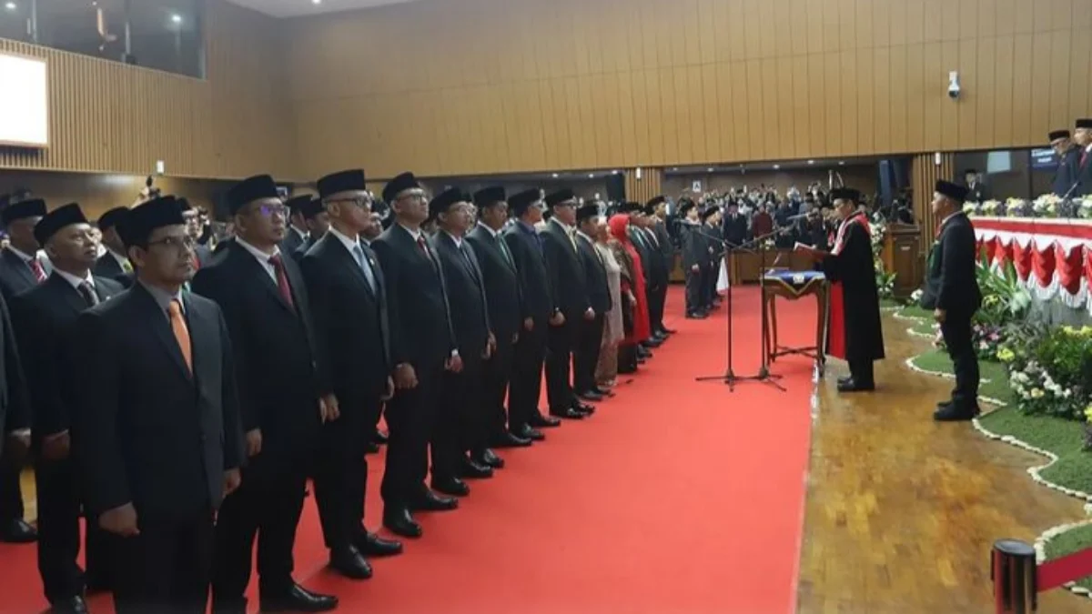 Belum Punya Gedung Representatif, 50 Anggota DPRD KBB akan Dilantik di Lembang Ilustrasi pelantikan 50 Anggota DPRD KBB. (foto/ Instagram @dprd.kotabandung)