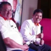 Ketua DPW PKS Jabar Haru Suandharu (kiri) bersama Ketua DPD PKS Kota Bandung Ahmad Rahmat Purnama (kanan). (Dok. Jabar Ekspres)
