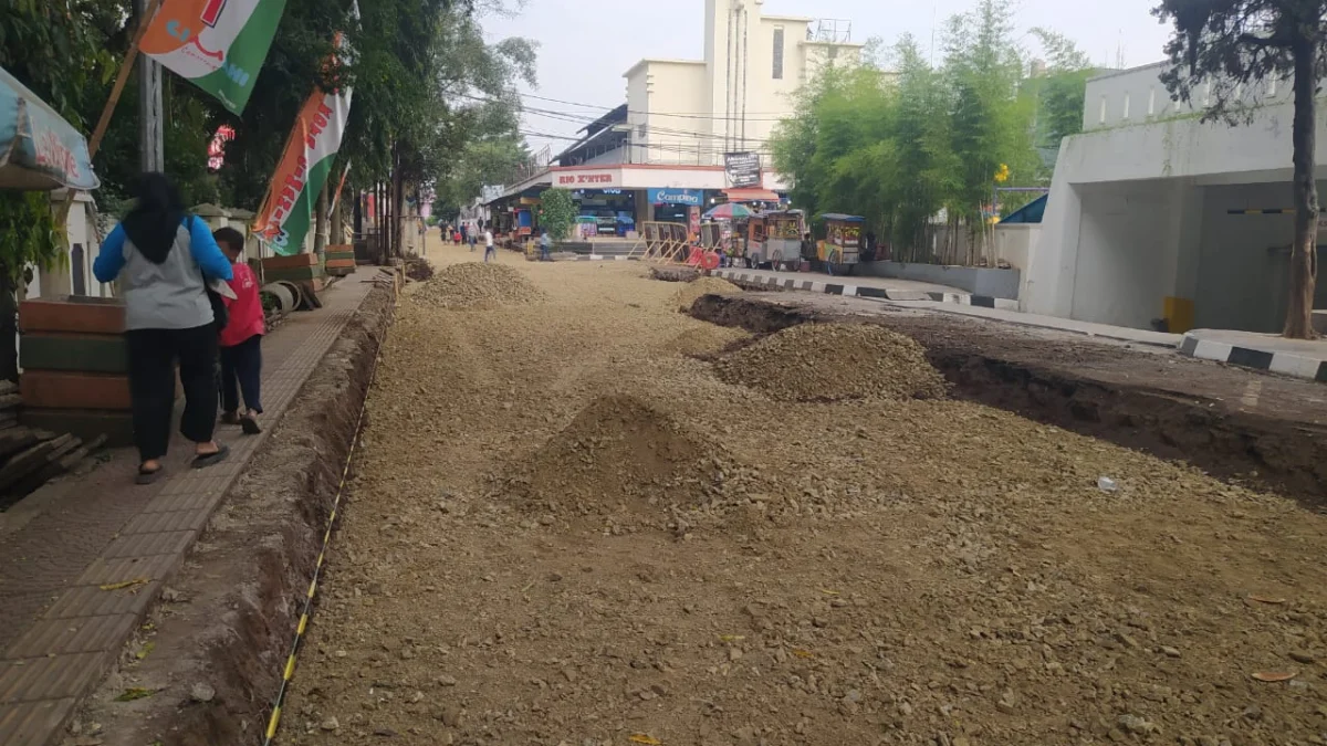 Doc. Proses Pembuatan Tiga Ruas Jalan di Sekitar Alun-Alun Kota Cimahi Seperti Braga, Kota Bandung (Mong)