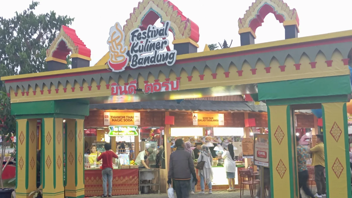 Suasana event Festival Kuliner Bandung yang diadakan Summarecon Mall Bandung. Event ini bakal berlangsung selama 26 hari