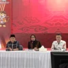 Dok. Ketua KPU Jabar, Ummi Wahyuni saat konferensi pers persiapan tahapan pendaftaran calon kepala daerah. Senin (26/8). (Sandi Nugraha/Jabar Ekspres)