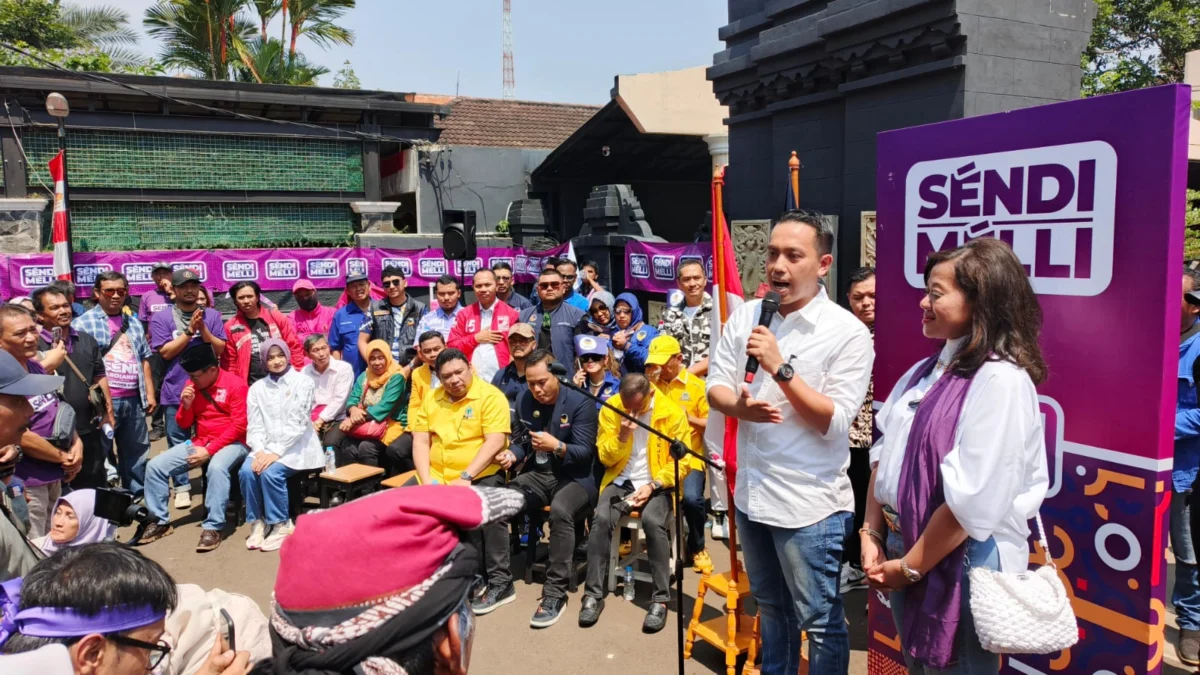 Banjir Dukungan, Deklarasi Sendi-Melli Dihadiri Ribuan Warga Calon Wali Kota dan Wakil Wali Kota Bogor, Sendi Fardiansyah - Melli Darsa saat menggelar deklarasi, Kamis (29/8). (Yudha Prananda / Jabar Ekspres)