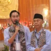 Bakal calon bupati dan wakil bupati Bandung Barat, Jeje Govinda dan Asep Ismail saat mendaftar ke KPU KBB. Kamis (29/8). Dok Jabar Ekspres