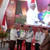 Dok. Salah satu paslon Gubenur Jabar saat daftar ke KPU. Foto. Sandi Nugraha.
