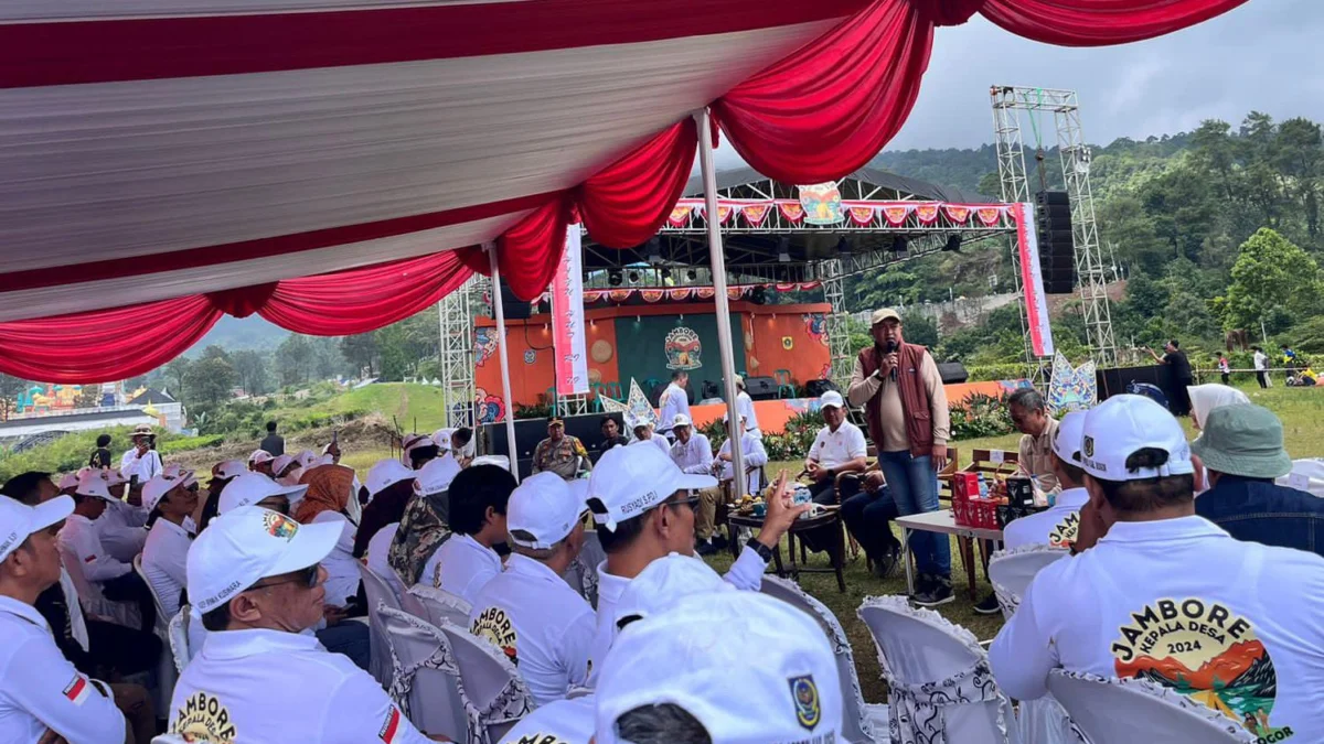 Ketua DPRD saat menghadiri acara Jambore APDESI. Foto : Sandika Fadilah /Jabarekspres.com